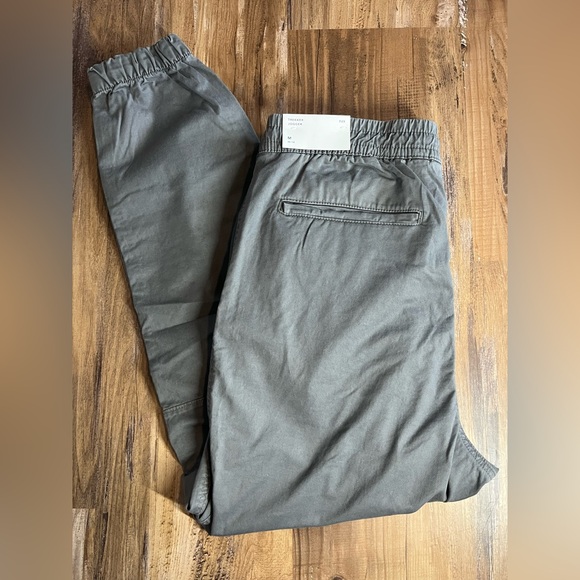 American Eagle Mens Casual Pants Trekker Jogger Flex Set of 2 - Gray & Tan - Picture 2 of 10